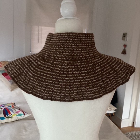 statement piece wearable art mini cape crochet w buttons - Picture 5 of 11